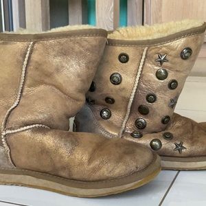 These are used Australia luxe Collections shoes